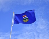 Drapeau albertain &mdash; Crédit : Canva