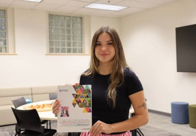 Angelina Yellowbird, BA (Criminologie, UAlberta), Liaison PNMI (FNMI) Campus Saint-Jean.
 &mdash; Crédit: Angelina Yellowbird.