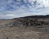 La cause du feu qui a sévi au dépotoir de Kugaaruk cet été reste encore inconnue. — Crédit : Division de la gestion des urgences du Nunavut