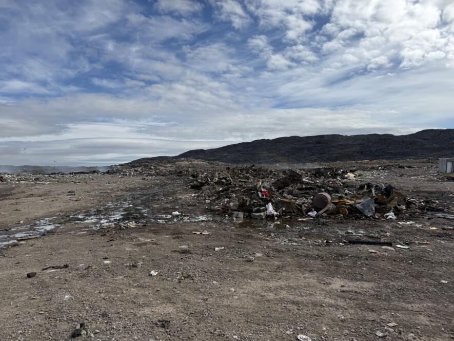 La cause du feu qui a sévi au dépotoir de Kugaaruk cet été reste encore inconnue. — Crédit : Division de la gestion des urgences du Nunavut