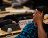 Le 14 août 2025, à Genève, les négociations n’ont pas abouti à la signature d’un traité international contre la pollution plastique. — Crédit : IISD/ENB – Kiara Worth