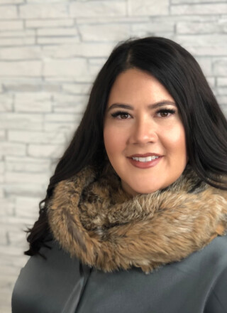 « Si le Canada veut protéger le Nord, il doit s’associer à ceux qui le protègent depuis des générations » pense la cheffe Kluane Adamek de l’Assemblée des Premières Nations pour la région du Yukon.  — Crédit : AFN Yukon Region