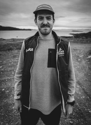 Anthony Morell est de retour à Iqaluit. Ce jeune français a disputé fin août l'Ultra Trail du Mont Blanc, avec un top-500 à la clé. 2500 athlètes étaient au départ de l'une des courses les plus difficiles au monde.  — Crédit : Brice Ivanovic
