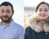 Adam Arreak Lightstone ( à gauche) est député sortant dans la circonscription d’Iqaluit-Manirajak. Il est opposé à Gwen Healey Akearok (à droite). — Crédit : Élections Nunavut