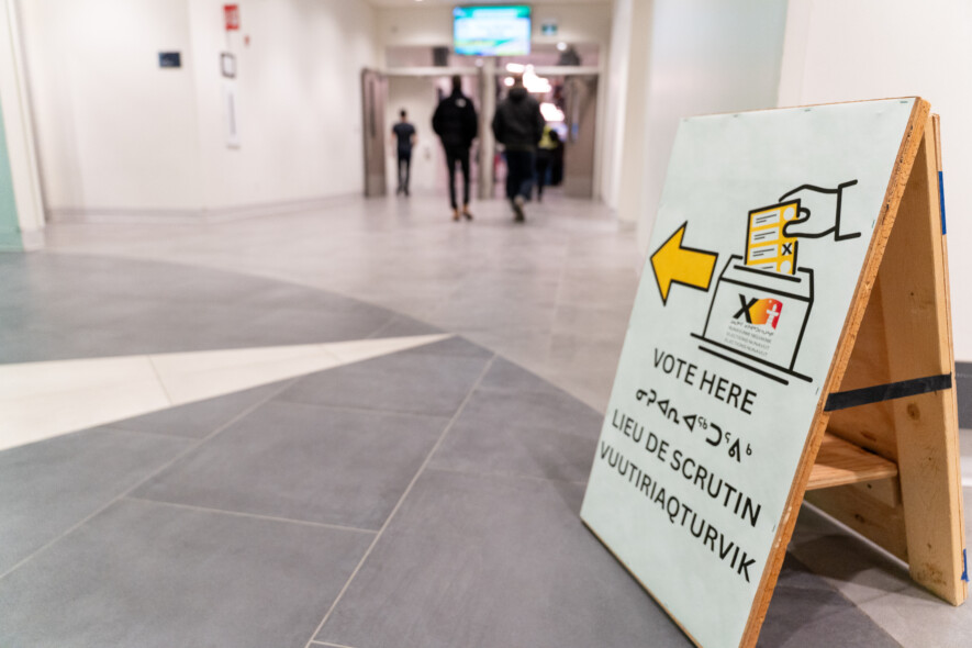 Les Nunavummiut étaient appelés aux urnes ce lundi 27 octobre. — Crédit : Brice Ivanovic