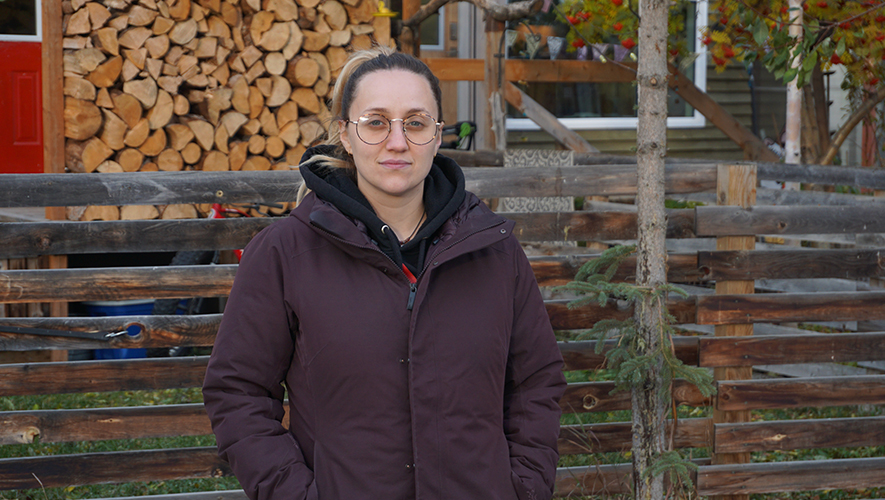 Selon Charlie-Rose Pelletier, coordonnatrice des projets en égalité des genres aux Essentielles, cette coupe budgétaire entraînerait divers impacts, dont sur la prévention. « Ça va retarder les réponses face à la violence sexiste ou aux violences faites aux femmes de manière générale. » — Archives - L'Aurore boréale