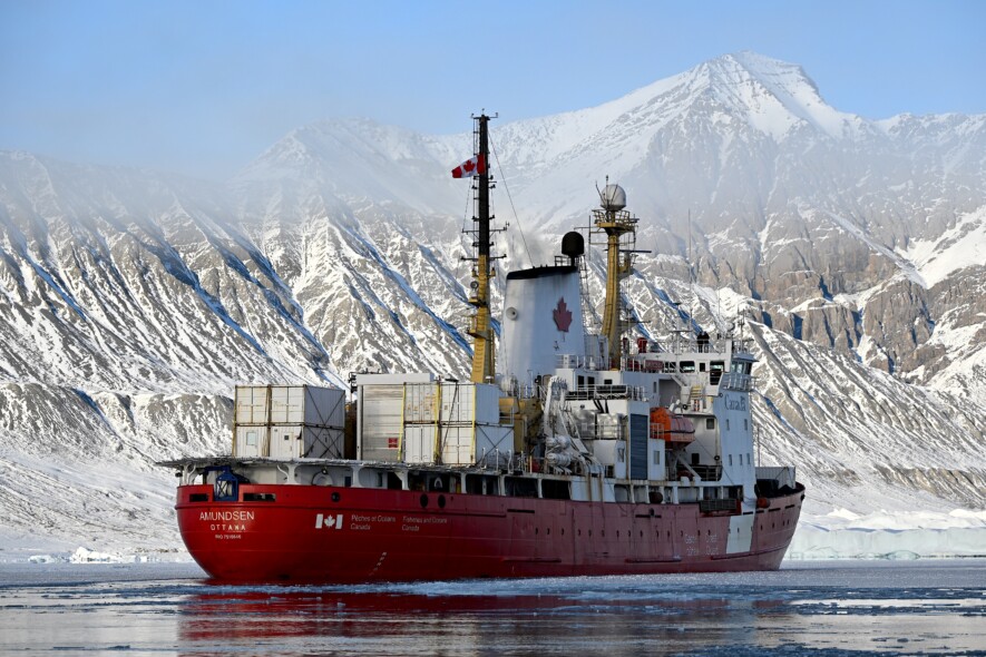 L’Amundsen s’est rendu pour une première fois aux îles de la Reine-Élisabeth.  — Crédit : Audrey Limoges
