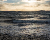 Des vagues dans la baie de Frobisher, mardi 11 novembre. — Crédit : Brice Ivanovic