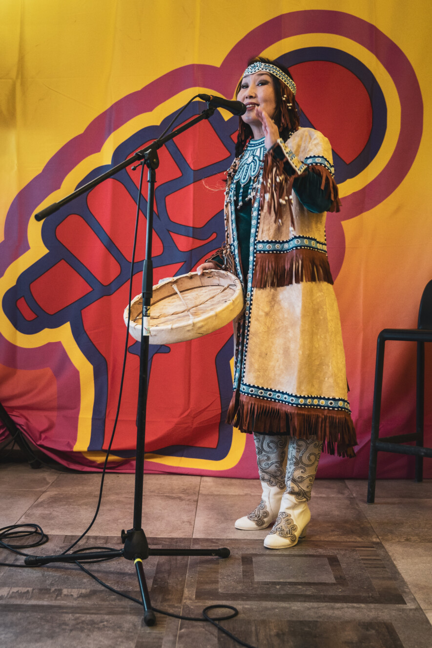 Saina, originaire de République de Sakha (Sibérie) a conquis le public venu en nombre au Black Heart mercredi après-midi. — Crédit : Brice Ivanovic