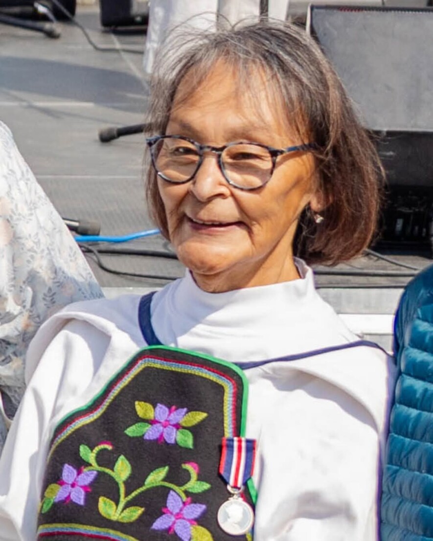 Rebecca Mike a notamment traduit le terme Traditional Knowledge par Inuit Qaujimajatuqangit (IQ). &mdash; Crédit : Facebook NTI