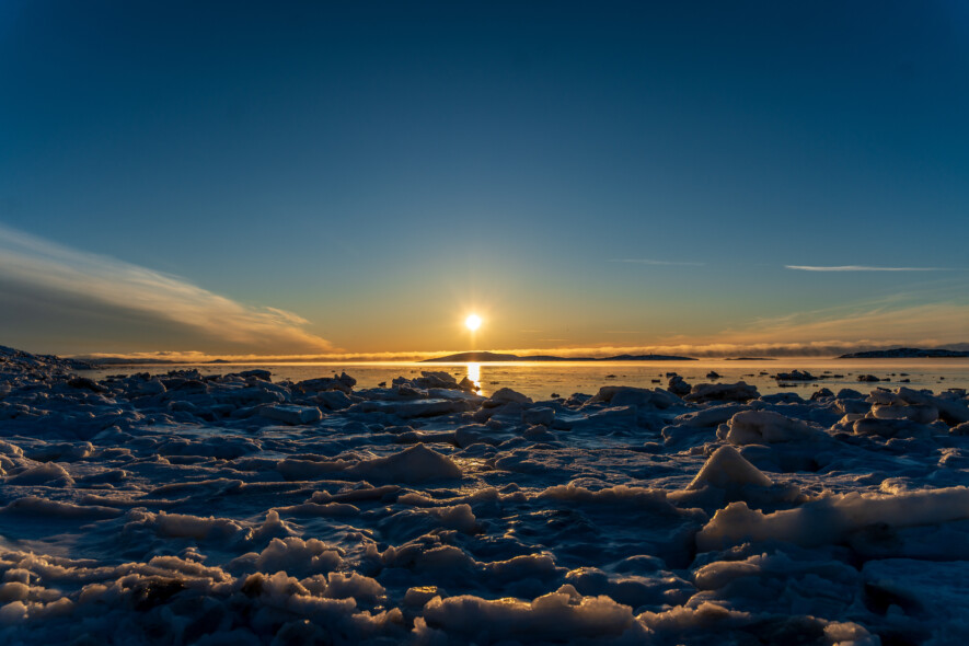 Le soleil se fait bas dans ce temps de l’année. Profitez de chaque rayon qu’il peut nous offrir !   &mdash; Crédit : Brice Ivanovic