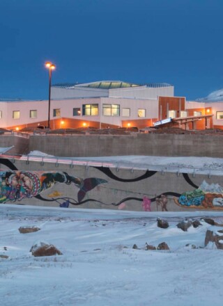 La sous-traitance entre les murs de l’hôpital général Qikiqtani ne représente pas une solution aux yeux de la NTFL.  &mdash; Crédit : Ministère de la Santé du Nunavut