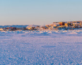 Iqaluit comptait 7429 habitants lors du dernier recensement réalisé en 2021.  &mdash; Crédit : Brice Ivanovic