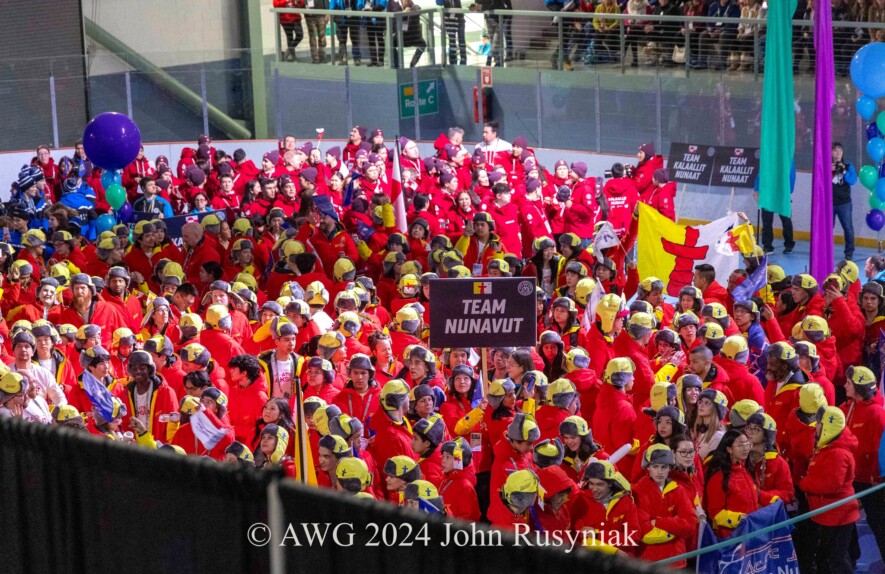 L’équipe du Nunavut lors de l’ouverture des Jeux d’hiver 2024.  &mdash; Crédit : John Rusiniak