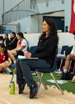 Bénévole en badminton à Iqaluit, Florence Lapierre-Poulin est en charge des jeunes nunavummiut dans cette discipline à Whitehorse. &mdash; Crédit : Brice Ivanovic