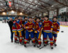 La joie des hockeyeurs nunavummiut après leur victoire face au Yukon. &mdash; Crédit : Brice Ivanovic