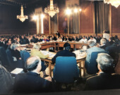 Le Conseil de l’Arctique a été créé à Ottawa le 19 septembre 1996 par la signature de la Déclaration sur la création du Conseil de l’Arctique (aussi appelée Déclaration d’Ottawa). &mdash; Courtoisie Mike Pinder-Arctic Council Secretariat