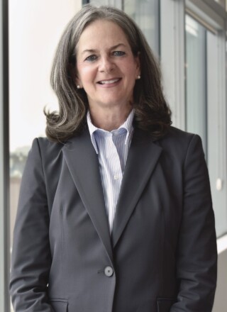 Kelly Burke est officiellement entrée au poste de commissaire aux langues officielles le 30 mars. Son prédécesseur, Raymond Théberge, a terminé son mandat le 28 janvier dernier.  &mdash; Crédit : Courtoisie CLO 