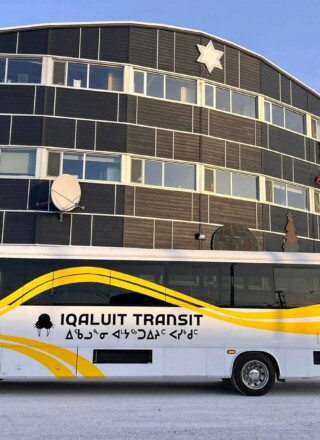 Le transport en commun fait un retour à Iqaluit après plus de 20 ans.  &mdash; Courtoisie