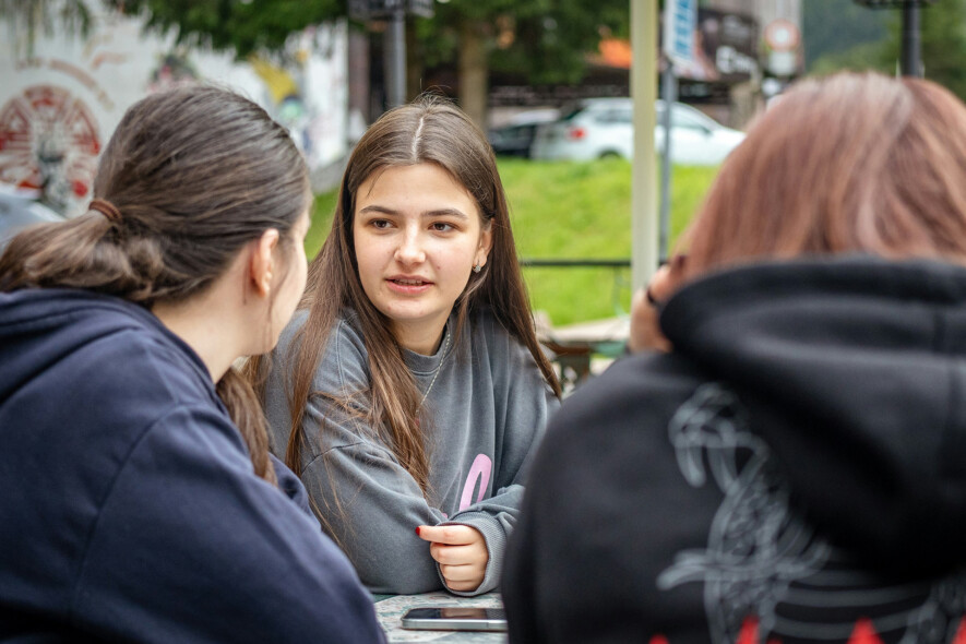 Les jeunes francophones du Canada cherchent plus d’occasions de parler en  &mdash; Crédit : Timur Shakerzianov – Unsplash