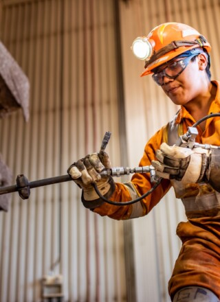 Baffinland compte environ 1200 employés au Nunavut, dont près de 300 Inuit.  &mdash; Courtoisie - Baffinland Iron Mines Corporation