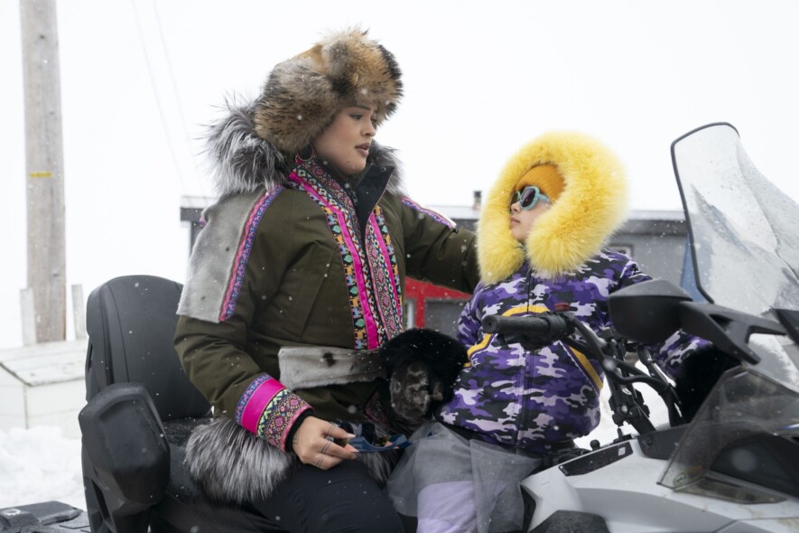 La série humoristique North of North, mettant en vedette l’actrice inuit Anna Lambe, a notamment remporté le prix de la meilleure série humoristique aux Canadian Screen Awards.  &mdash; Courtoisie APTN