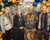David Akeeagok (ministre de l'Éducation), Liane Roy (présidente de la FCFA) et Brian Koonoo (ministre des Langues) aux côtés de Goump Djalogue, président de l'AFN. &mdash; Crédit : AFN