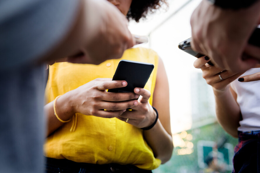 Le projet de Loi sur les médias sociaux sécuritaires aura peu d’effets s’il n’y a pas d’investissement dans l’éducation des jeunes et des adultes, selon des spécialistes.  &mdash; Crédit : ©123RF Free Image