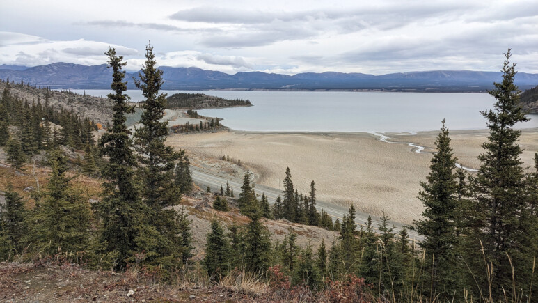 Le glacier Kaskawulsh au Yukon a tellement fondu qu’en 2016 que les eaux de sa fonte ont emprunté une voie différente et ont pratiquement arrêté d’alimenter le lac Kluane, asséchant ce qui était auparavant la rivière Slims. &mdash; JULIEN CAYOUETTE – FRANCOPRESSE
