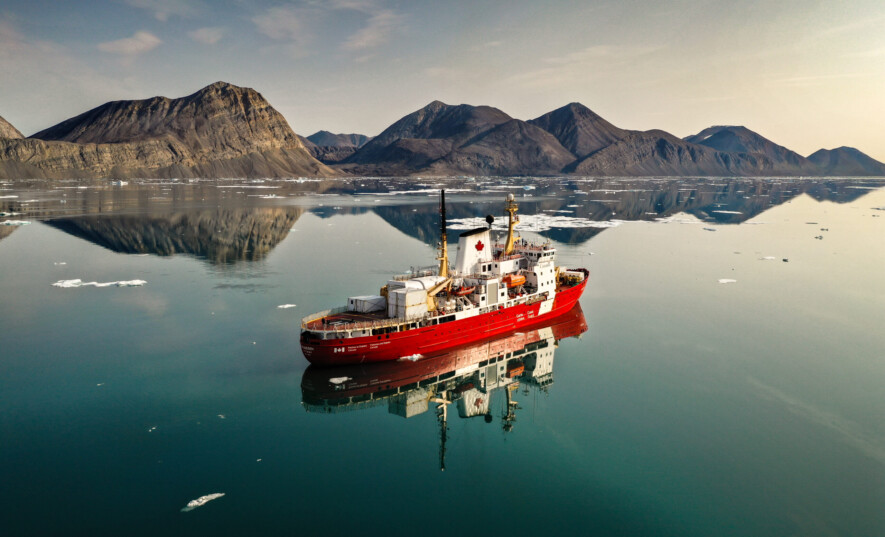 Le brise-glace Amundsen en campagne océanographique entre Nunavut et Groenland, été 2019. &mdash; Elie Dumas Lefebvre - Amundsen Science