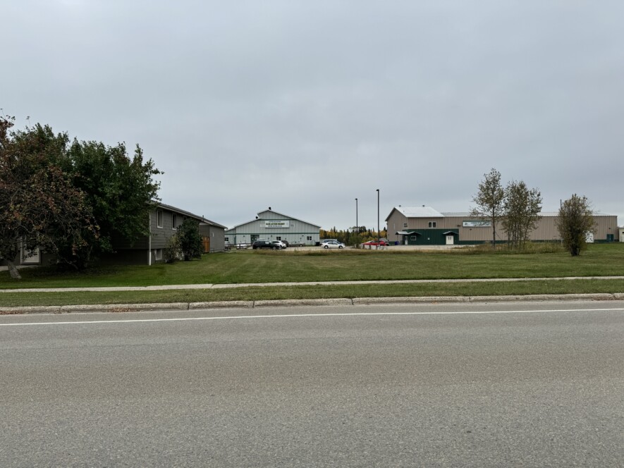 Le 30 mai 2024, le conseil municipal a adopté une résolution confirmant son engagement à faire don d’un terrain municipal au CSDC pour le projet de logement abordable anticipé. &mdash; Photo : Renée-Pier Fontaine