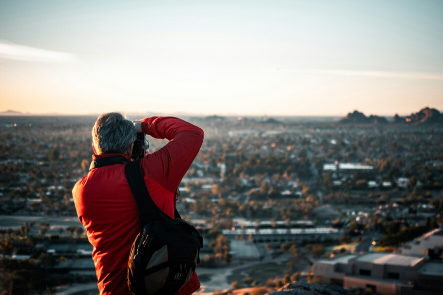 Les médias ont leur rôle à jouer dans la couverture des changements climatiques, pour encourager le changement. &mdash; Photo : Colin Lloyd – Unsplash
