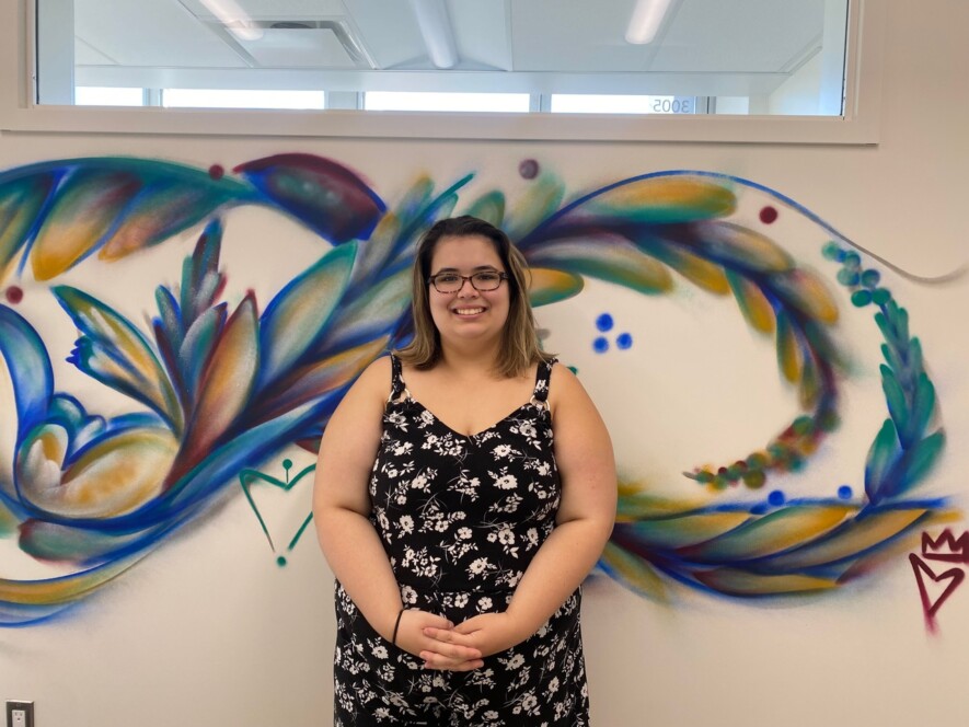 Brittany Overton-Blatenszky est une jeune femme dynamique et pleine de ressources, dont le parcours atypique inspire par sa diversité et sa résilience. &mdash; Photo : Ndery Dione