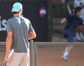 La rivalité entre Rafael Nadal et Roger Federer se jouait aussi dans la tête de leurs admirateurs. &mdash; Photo : Tatiana – Wikimedia Commons