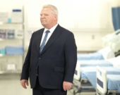 Ainsi, le gouvernement de Doug Ford «s’assurer que davantage de médecins formés en Ontario soignent des patients ontariens plutôt que de quitter la province après leurs études».  &mdash; Photo : Chris Young/Archives La Presse Canadienne