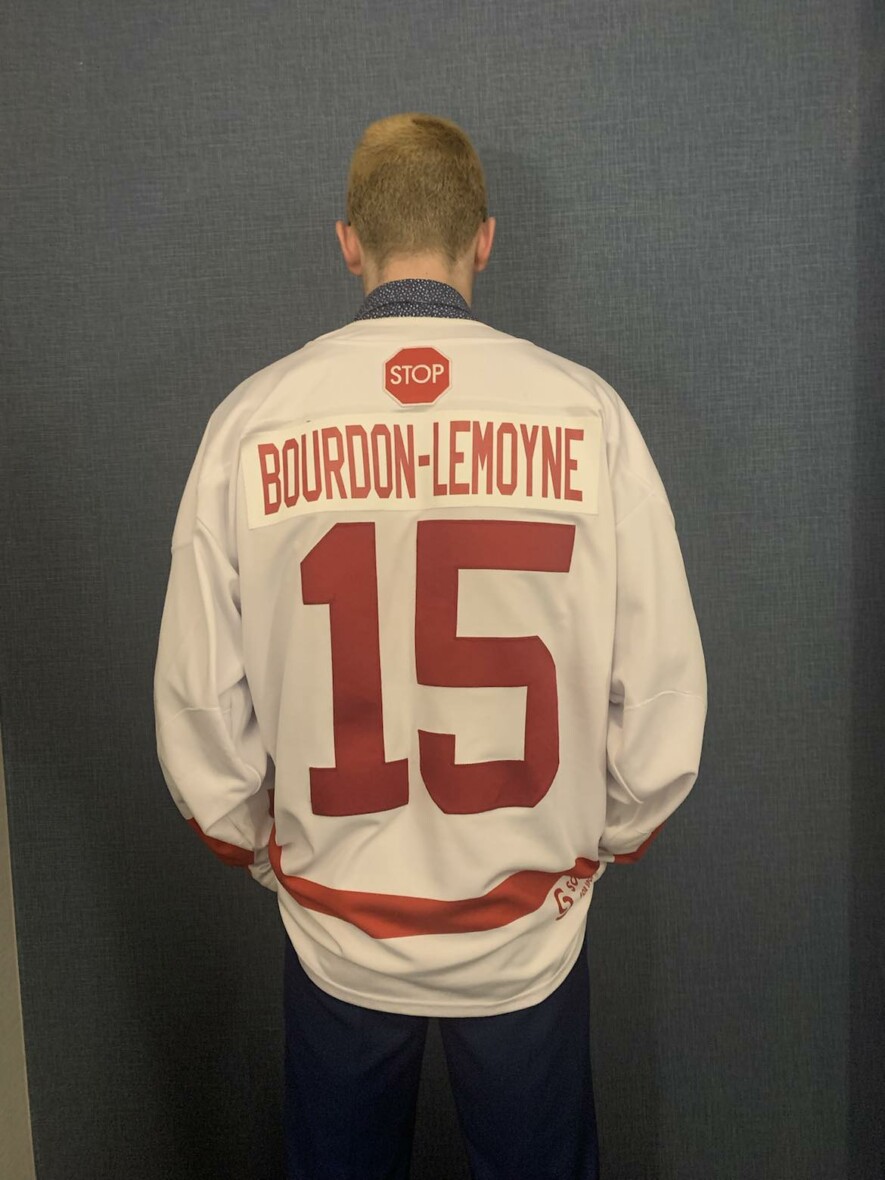 Théo Bourdon-Lemoyne, qui évolue avec les Flyers de Kapuskasing, participait à un camp de sélection pour représenter l’équipe NOHA le weekend dernier à Komoka, dans la région de London. &mdash; Photo : courtoisie