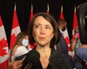 Pour certains survivants de la tuerie du 6 décembre 1989, s’impliquer dans la lutte pour le contrôle des armes à feu était «un moyen de reprendre contrôle sur notre vie», raconte Nathalie Provost. &mdash; Photo : Marianne Dépelteau – Francopresse