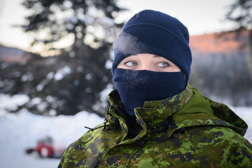 Le gouvernement fédéral a décidé de donner une voix aux vétéranes des Forces armées canadiennes, qui sont souvent oubliées. &mdash; Photo : Soldate Kelly-Ann Lepage, Section d’imagerie Valcartier, avec permission des Forces armées canadiennes