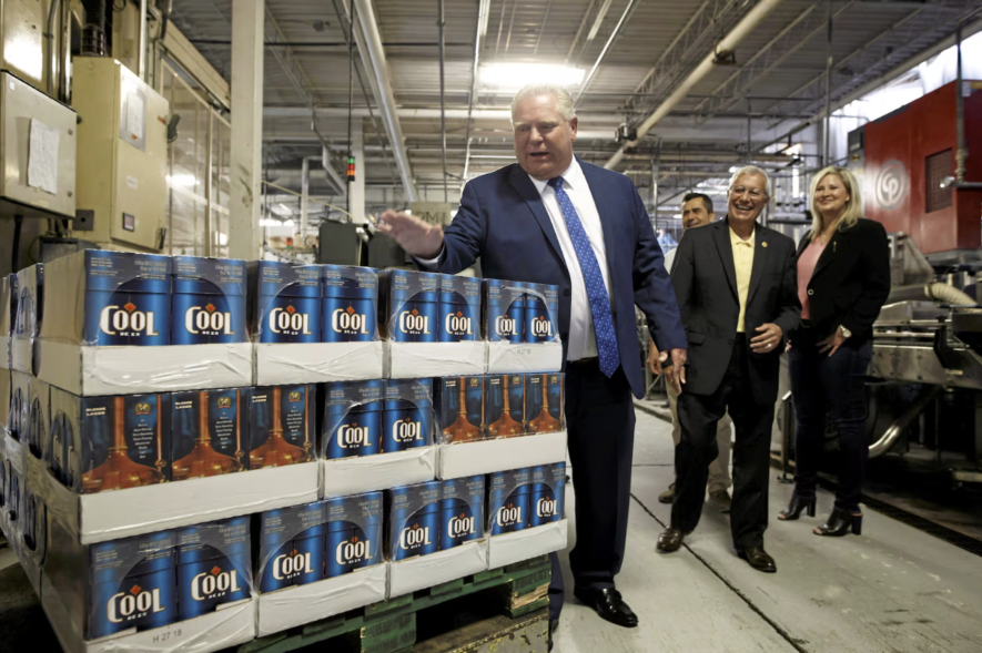 Le gouvernement progressiste-conservateur de Doug Ford a clairement indiqué que son objectif était de donner plus de choix et de simplifier la vente d'alcool aux citoyens de l'Ontario. &mdash; Photo : Archives La Presse canadienne, Cole Burston