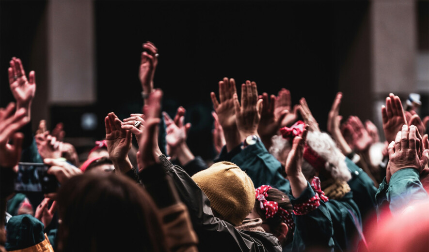 La répétition d’un geste controversé peut le banaliser et mener à son acceptation élargie. &mdash; Photo : Siena Nisavic – Unsplash