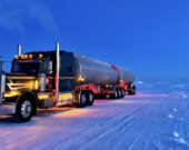 Alors que les discussions se poursuivent, de nombreuses communautés et intervenants attendent de voir si cette proposition apporte des solutions concrètes aux défis hivernaux du Grand Nord ontarien. &mdash; Photo : TruckNews/Facebook