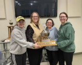Gagnantes femmes, division A : Tammy Nowlan-Wesley, Teri Brunet, Annie Ayotte, Allison Gratton  &mdash; Photos : Curling de Hearst Community Curling/Facebook