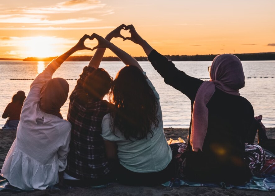 «Depuis des siècles, la société patriarcale a entretenu la rivalité entre les femmes», remarque Julie Gillet. &mdash; Photo : Noorulabdeen Ahmad – Unsplash