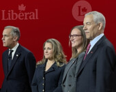 Les candidats à la chefferie du Parti libéral du Canada (de g. à d.) : Mark Carney,, Chrystia Freeland, Karina Gould et Frank Baylis se sont affrontés en français lors du débat tenu à Montréal, le 24 février. &mdash; Photo : Marianne Dépelteau – Francopresse