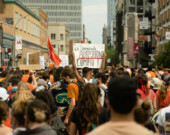 Même en ayant leur part de torts dans le traitement des Premières Nations, les francophones peuvent apporter leur appui à la conservation des langues autochtones. &mdash; hoto : Francois Le Nguyen – Unsplash