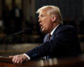Le président américain Donald Trump a indiqué mardi matin que des droits de douane de 50 % seraient appliqués à l’acier et à l’aluminium canadiens mercredi en réponse directe à cette mesure. &mdash; Photo : Win McNamee/Archives Agence France-Presse