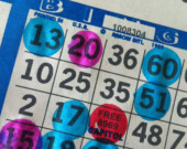 Partout au pays, le bingo permet de recueillir des fonds pour différentes causes. Quelques radios communautaires en dépendent. &mdash; Photo : Pierre Ouellette