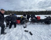 Dimanche dernier, une famille mordue de motoneige entreprenait avec son groupe un voyage de Hearst à Moosonee, mais les conditions de la piste sur la rivière Missinaibi étaient médiocres.  &mdash; Photos : Krista Saunders et Jake Smith