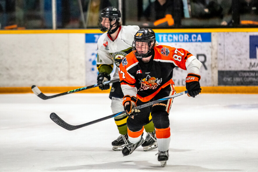 DonHeaven Veilleux contre Powassan &mdash; Photo : Lumberjacks/web