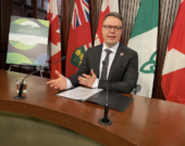 Le commissaire aux services en français a indiqué que son équipe entend «régulièrement» des plaintes concernant le manque de services en français par le personnel de ServiceOntario. &mdash; Photo : Émilie Gougeon-Pelletier/Archives Le Droit
